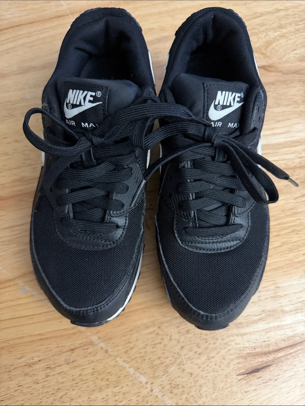 Nike Black Womens Air Max Low-Top Sneakers
